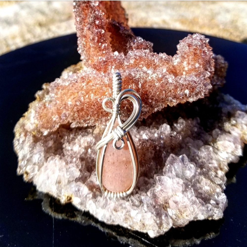 Peach Moonstone Pendant 🍑🌛